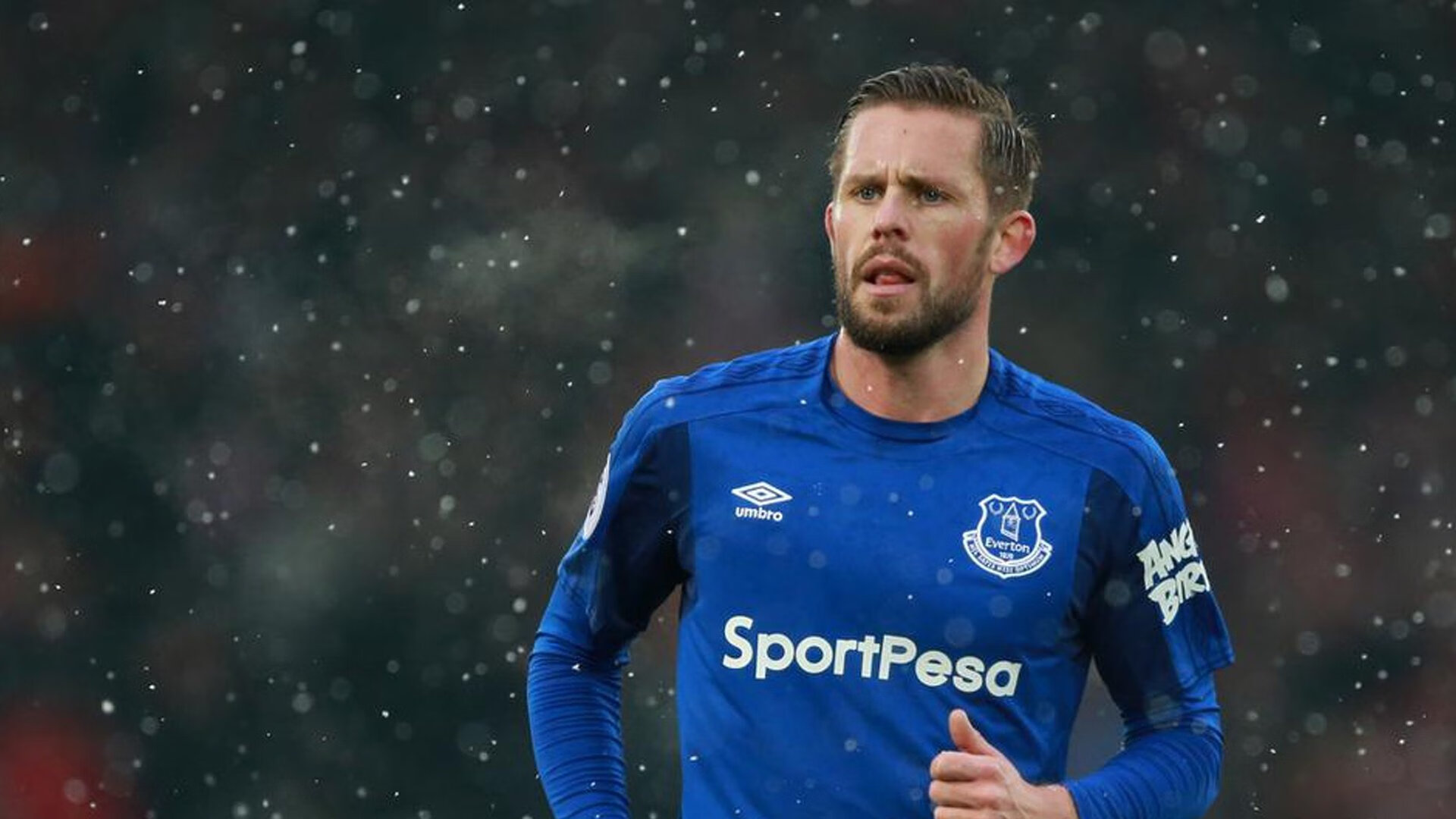 篮球新维度，广东队打穿魔术体系，约基奇式关键先生启示录