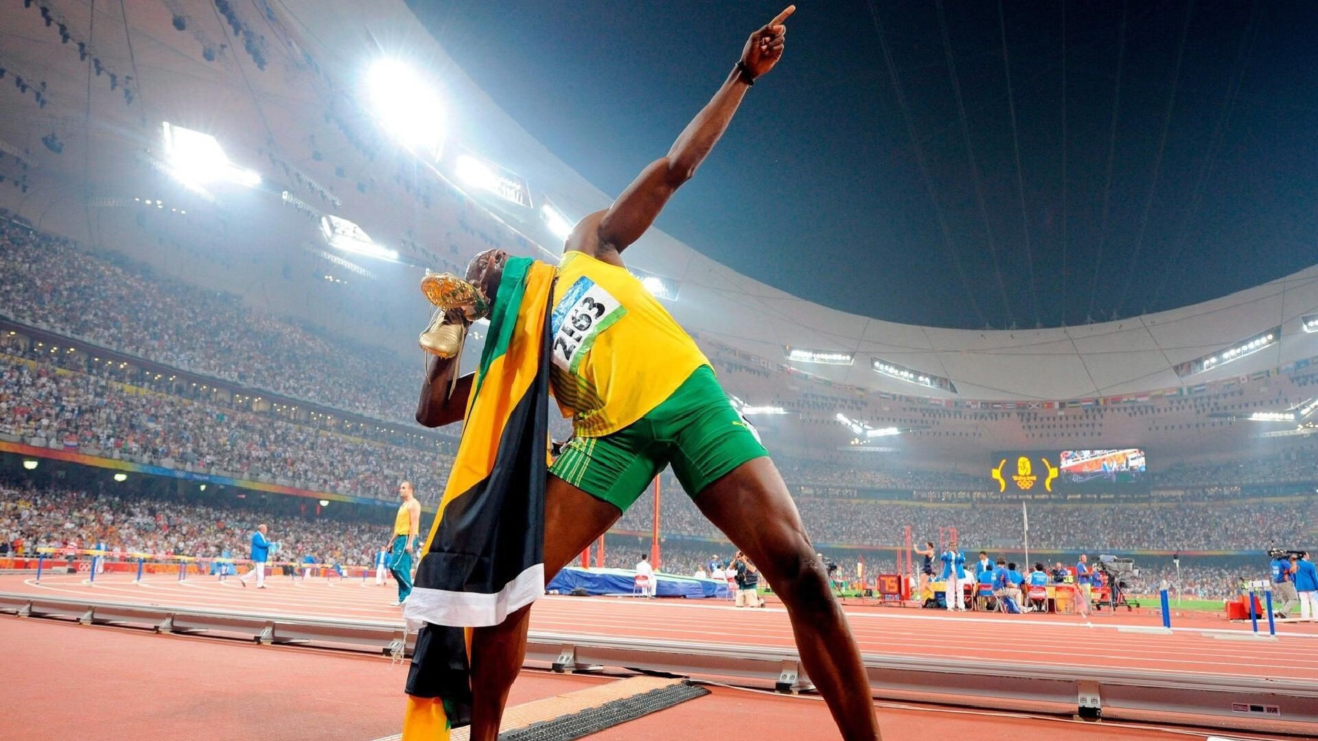 德甲争冠焦点战，埃及式防守铁幕，如何锁死拜仁进攻机器？